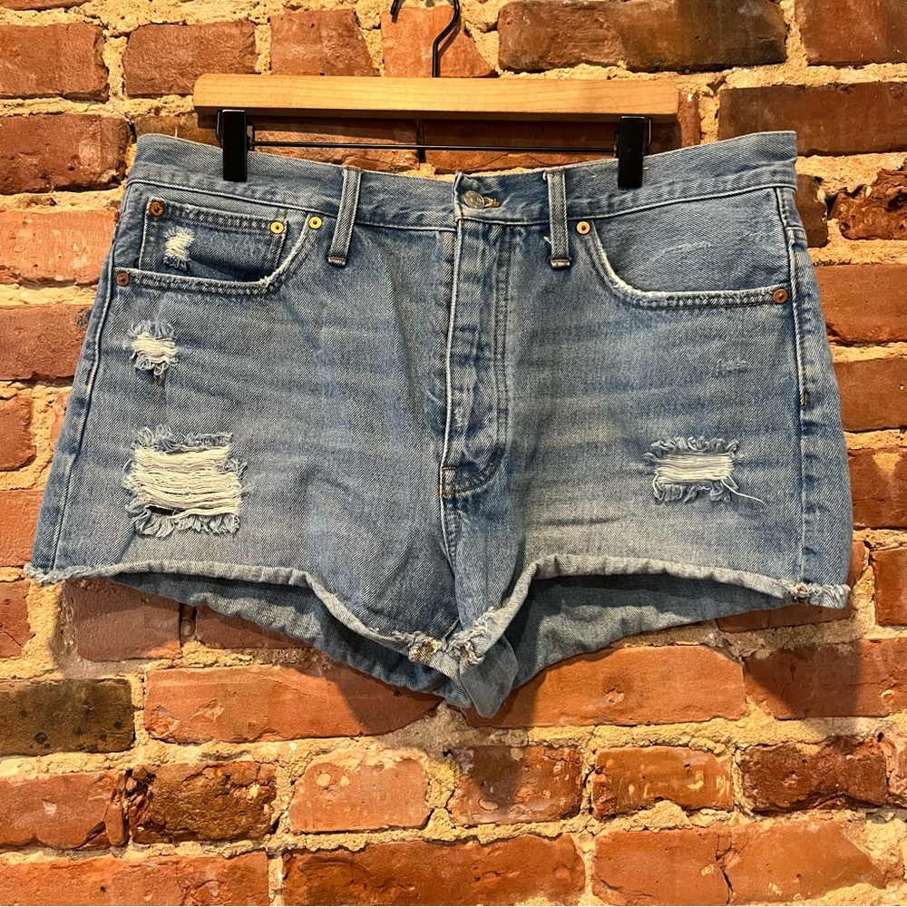 Madewell Relaxed Denim Shorts in Homecrest Wash: Ripped Edition Size 31